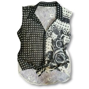 BUFFALO DAVID BITTON - Rare Black & White Rose Lace Back Tie Up Crop Size Medium